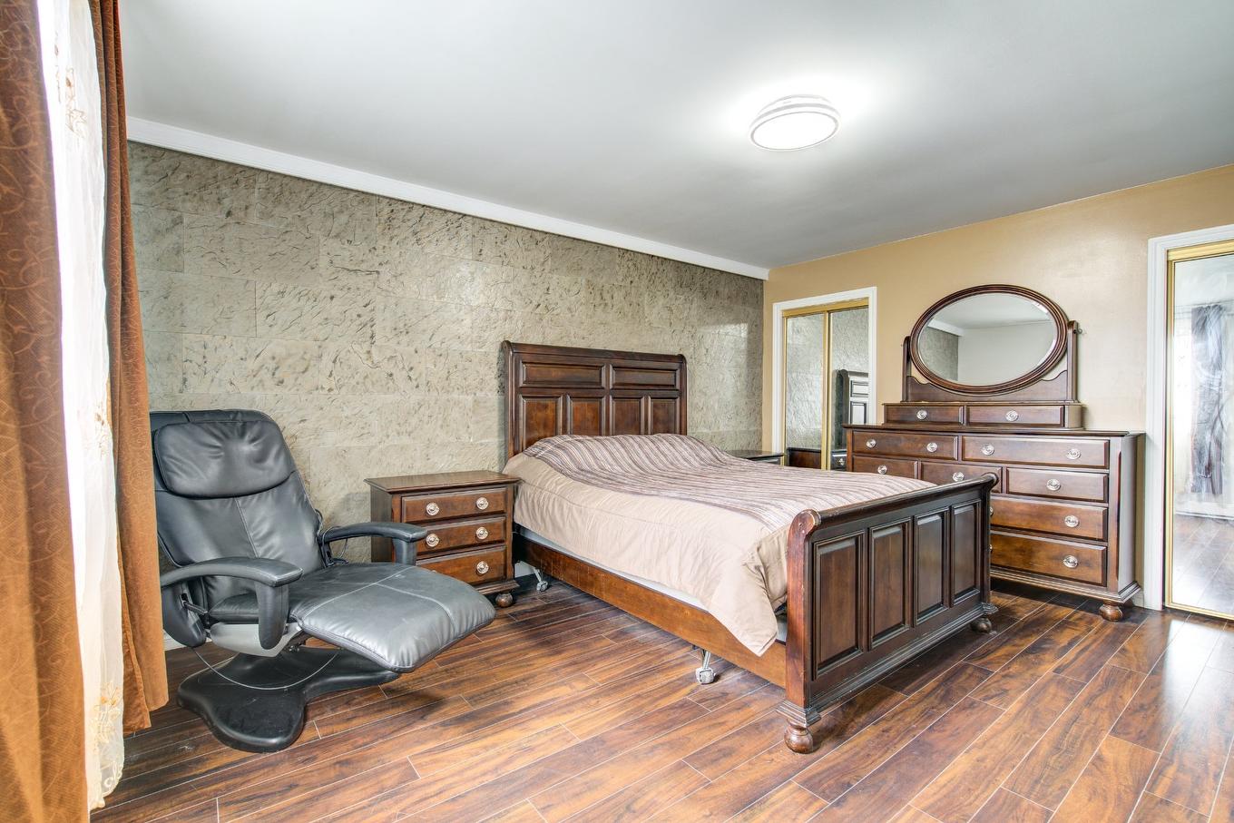 Chambre à coucher principale - 315 Rue Gagnier, Montréal (Pierrefonds-Roxboro), QC - Indoor Photo Showing Bedroom