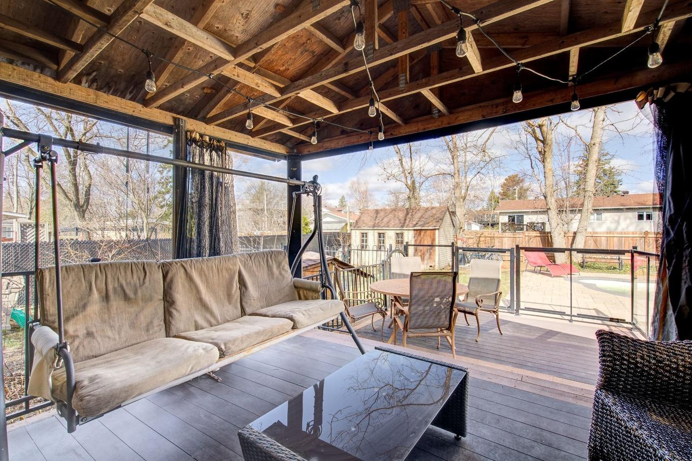 Cour - 315 Rue Gagnier, Montréal (Pierrefonds-Roxboro), QC - With Deck Patio Veranda With Exterior