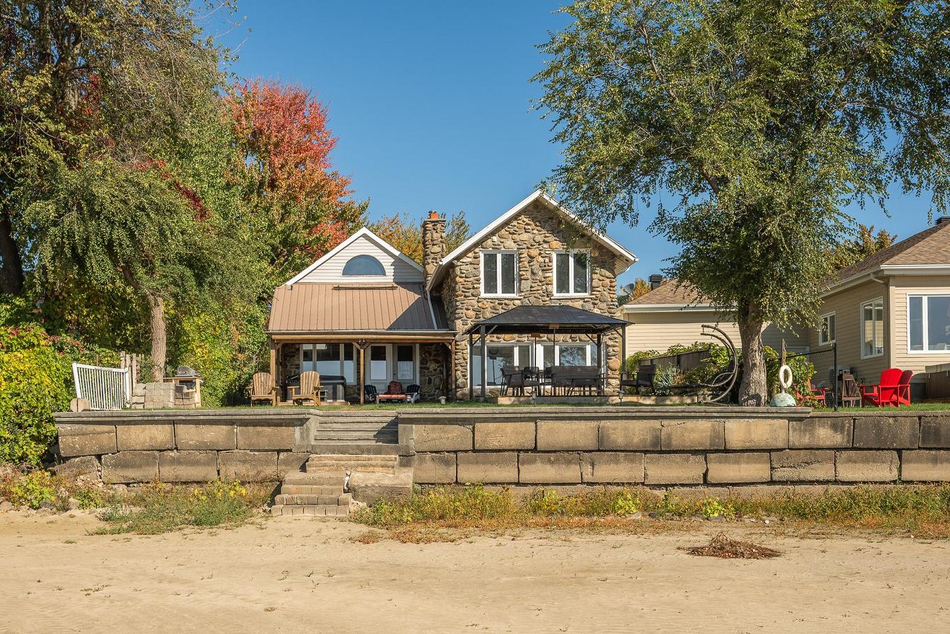 Face arrière - 27 Av. De Venise O., Venise-En-Québec, QC - Outdoor