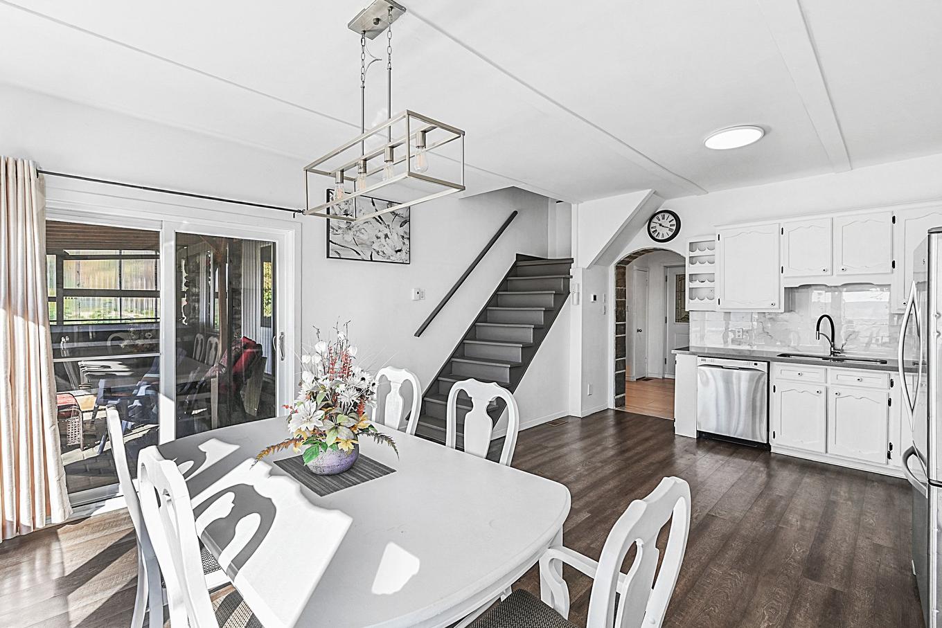 Coin-repas - 27 Av. De Venise O., Venise-En-Québec, QC - Indoor Photo Showing Dining Room