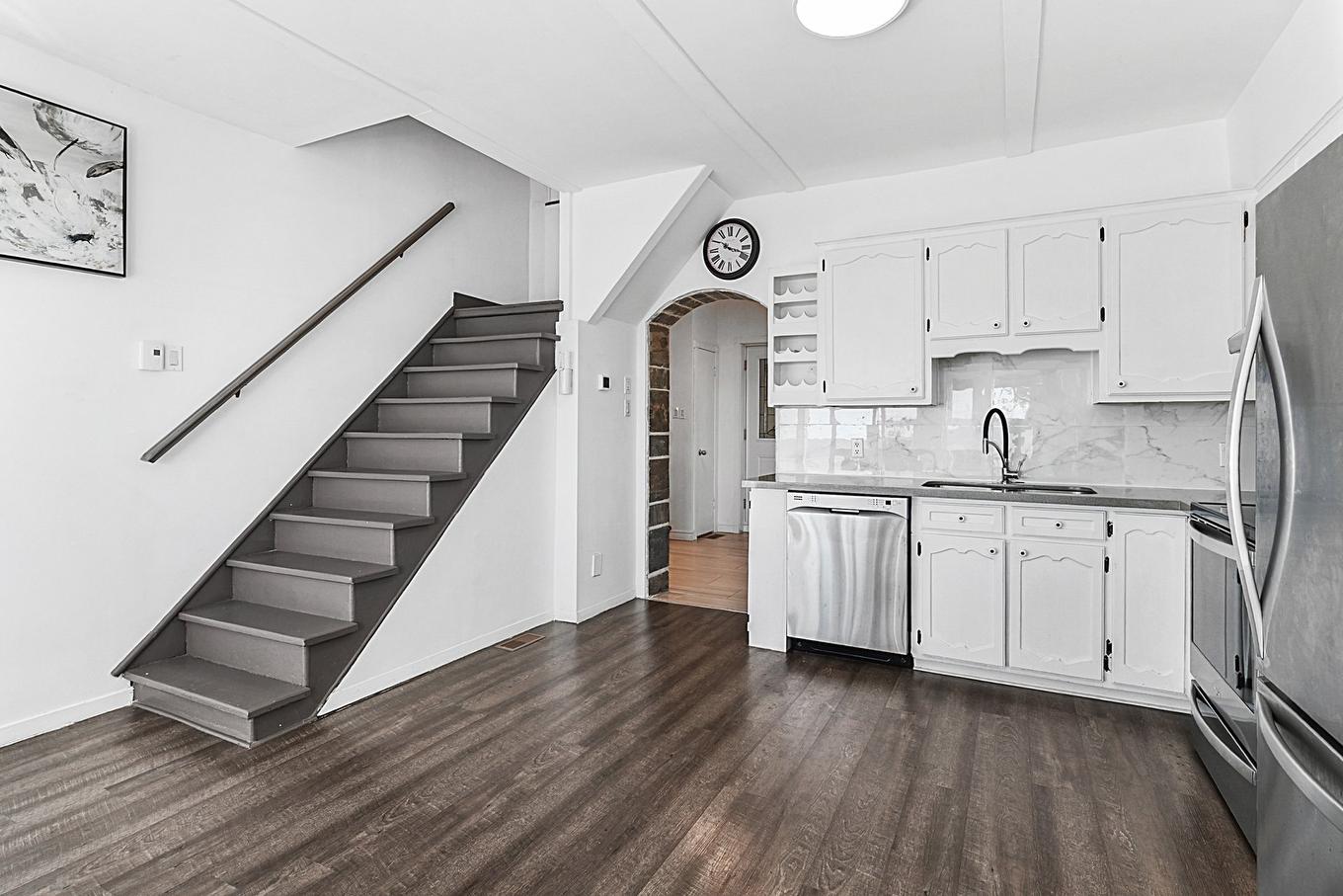 Cuisine - 27 Av. De Venise O., Venise-En-Québec, QC - Indoor Photo Showing Kitchen With Upgraded Kitchen