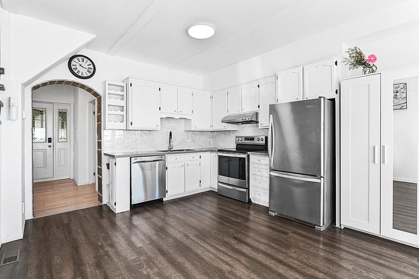 Cuisine - 27 Av. De Venise O., Venise-En-Québec, QC - Indoor Photo Showing Kitchen