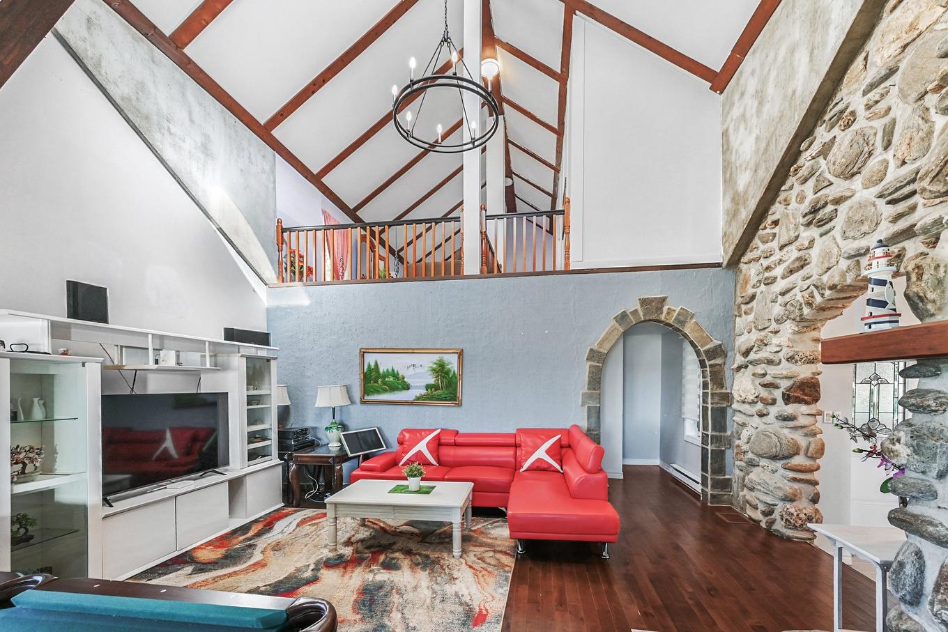 Salon - 27 Av. De Venise O., Venise-En-Québec, QC - Indoor