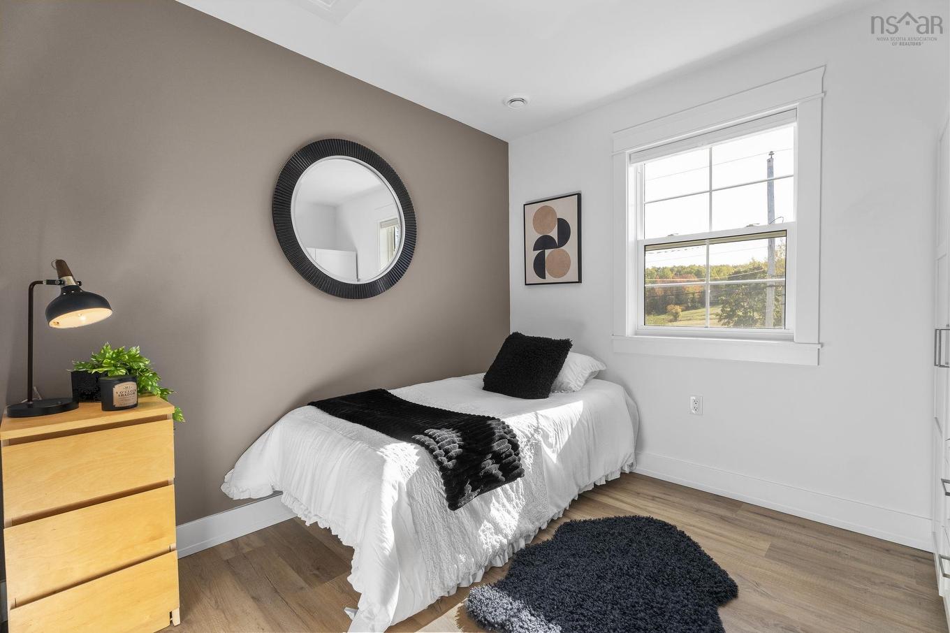 13691 Highway 1, Hants Border, NS