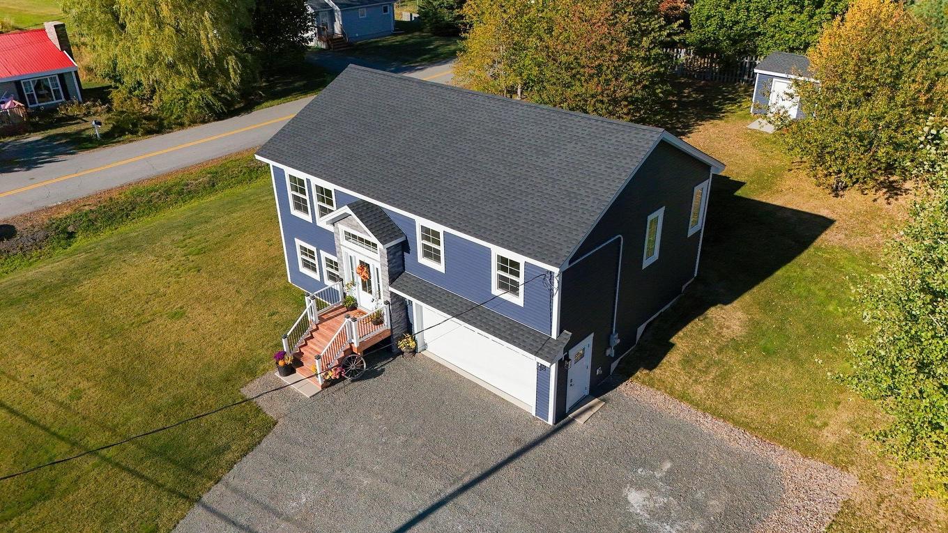 13691 Highway 1, Hants Border, NS