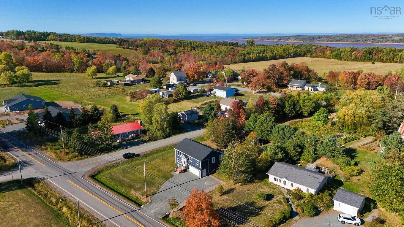 13691 Highway 1, Hants Border, NS