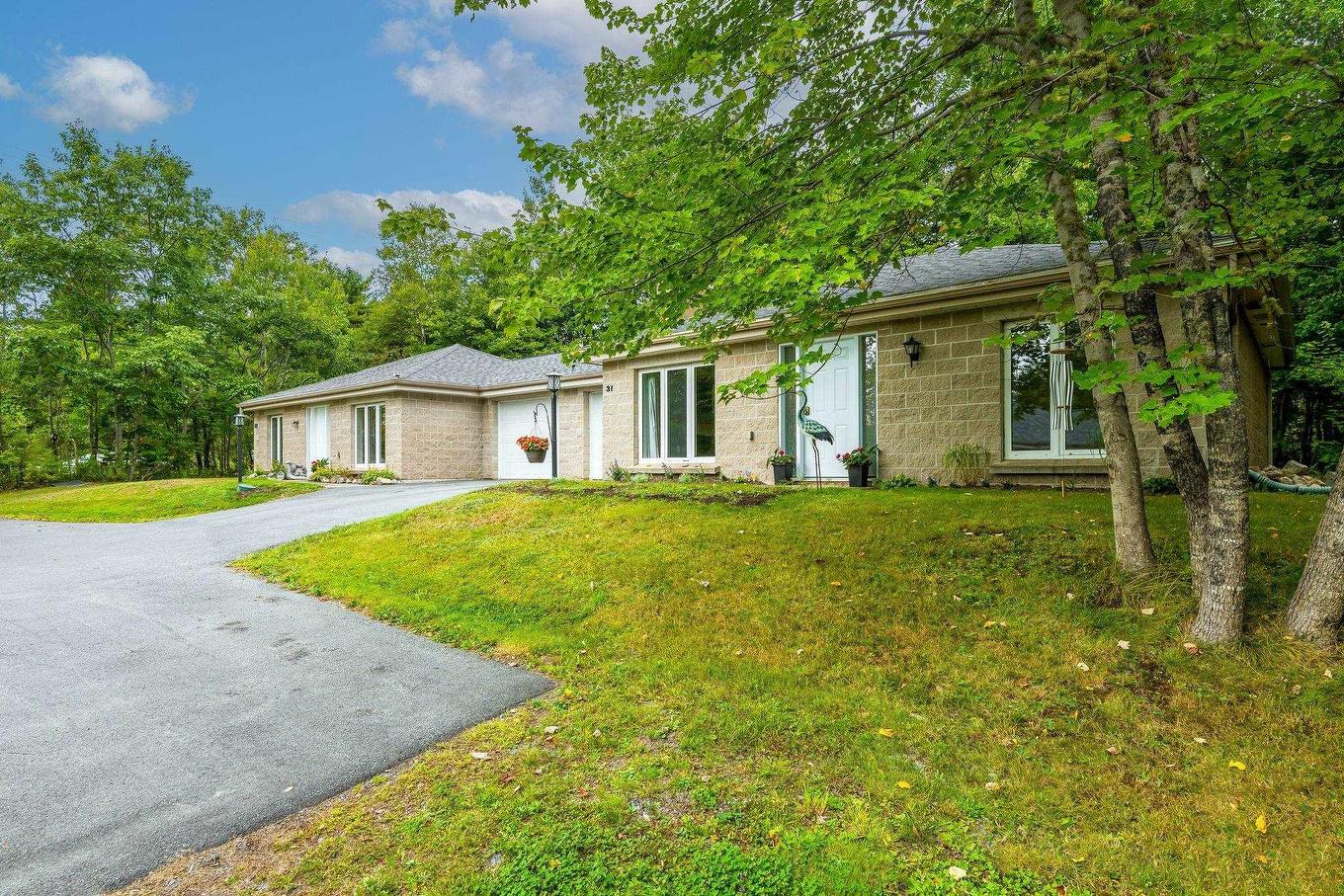 31-33 Birch Grove, Upper Tantallon, NS