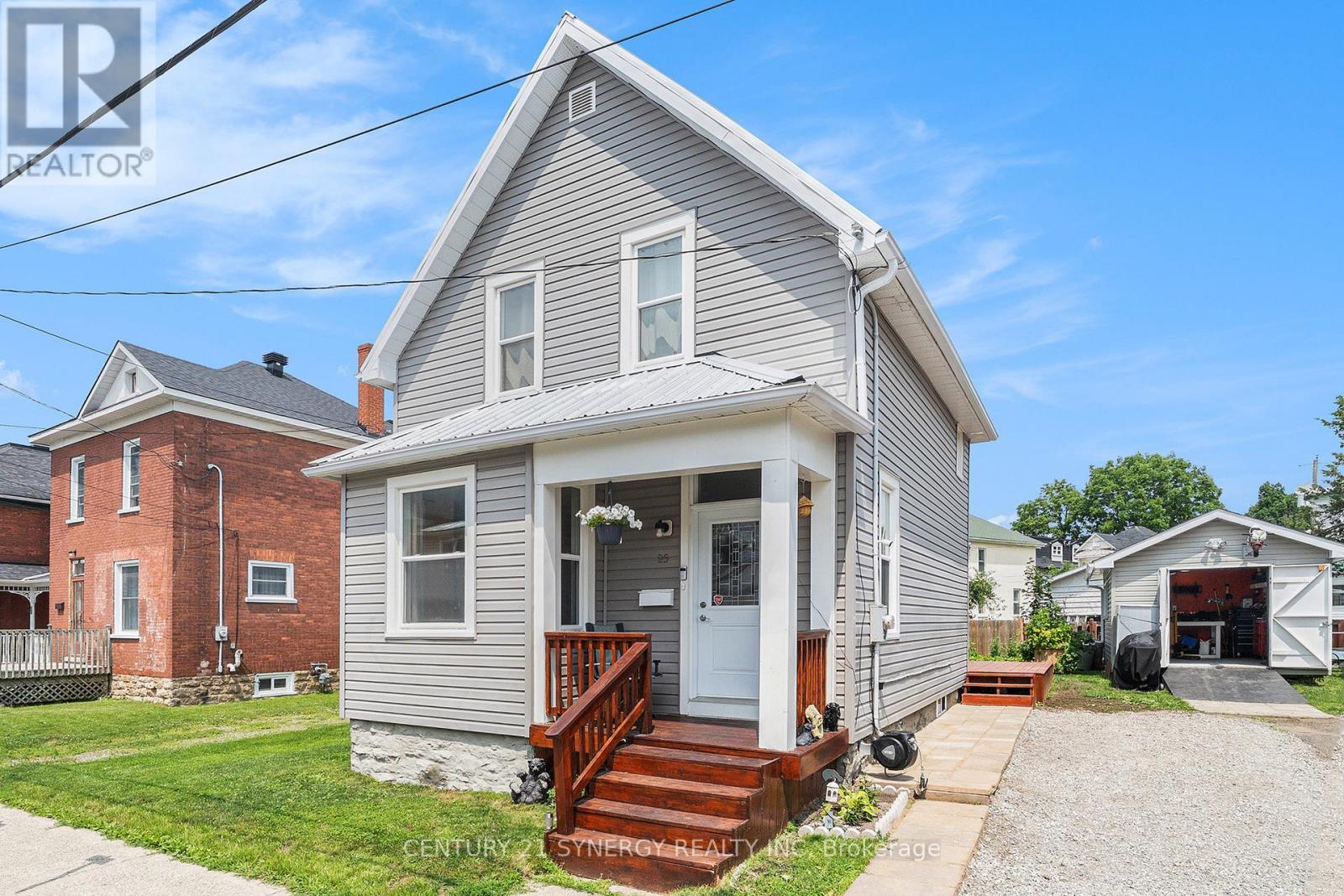 25 Kensington Avenue, Smiths Falls, ON - Outdoor