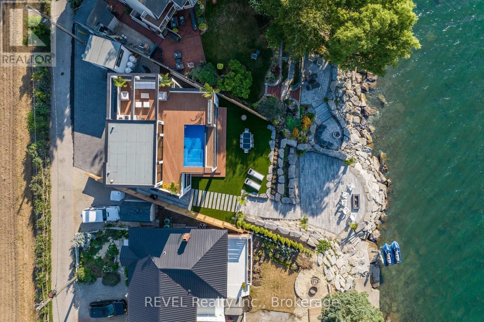 6 Firelane 11 Street, Niagara-On-The-Lake (Lakeshore), ON - Outdoor With Body Of Water