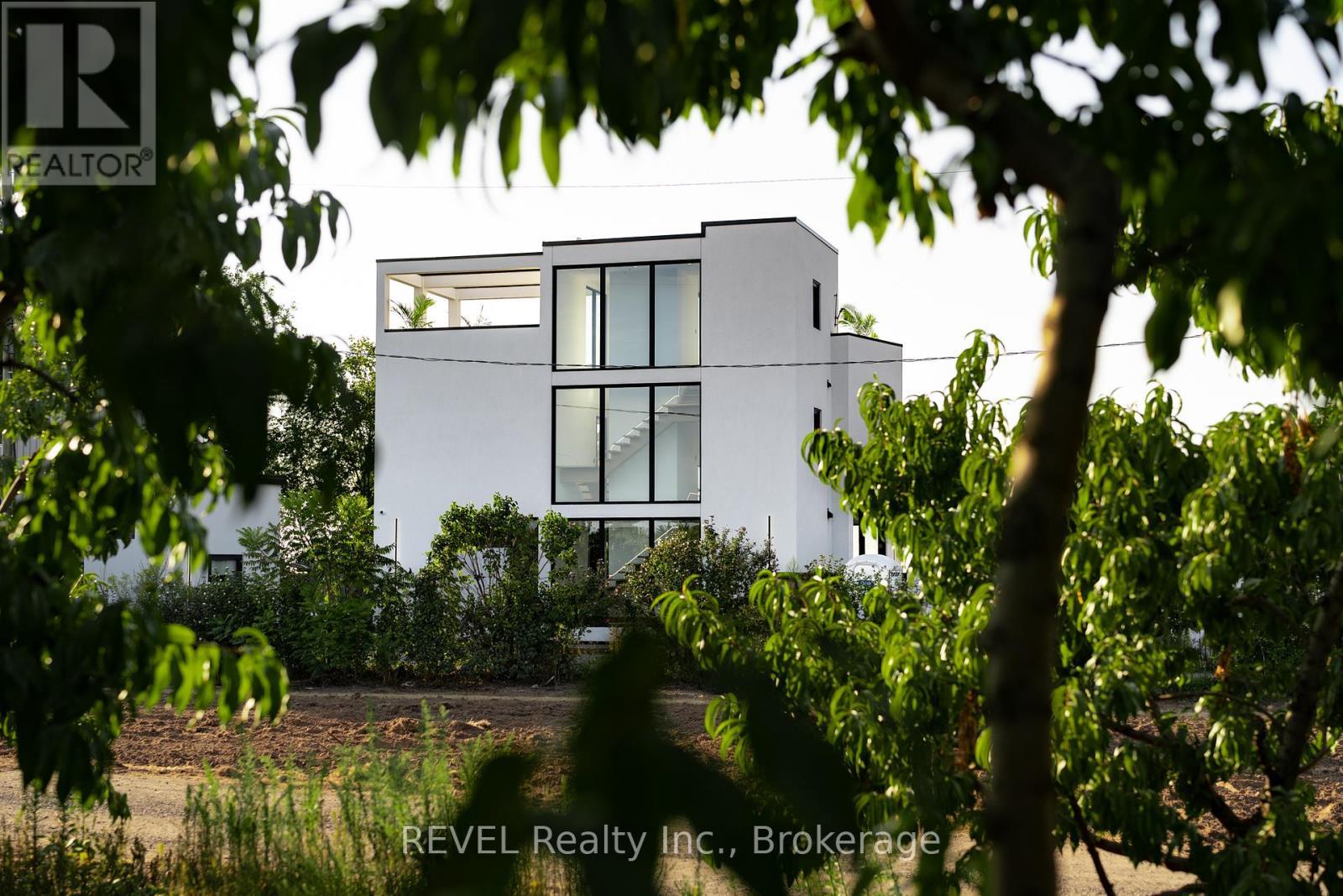 6 Firelane 11 Street, Niagara-On-The-Lake (Lakeshore), ON - Outdoor