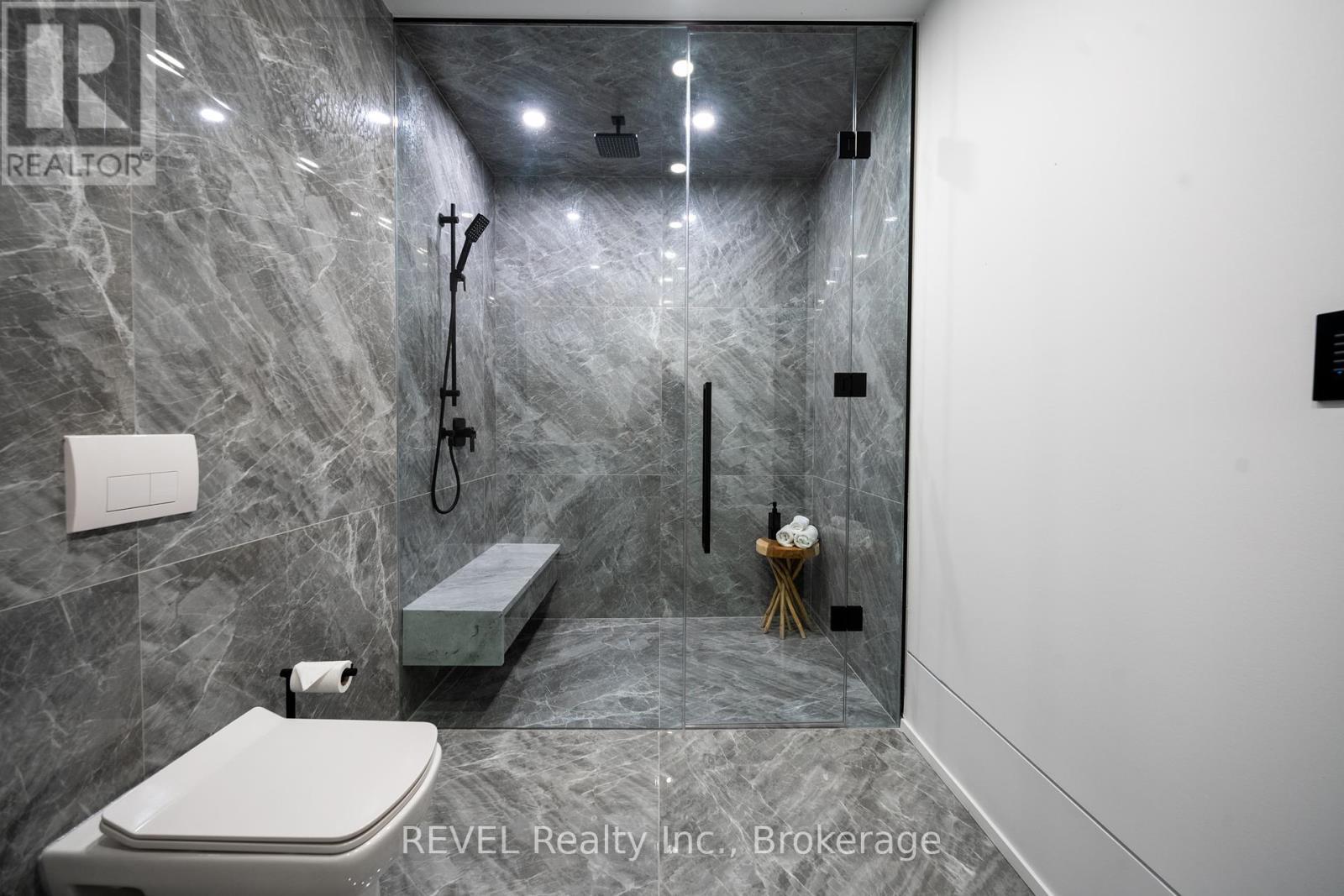 6 Firelane 11 Street, Niagara-On-The-Lake (Lakeshore), ON - Indoor Photo Showing Bathroom