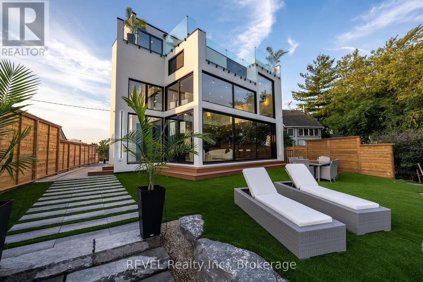 6 Firelane 11 Street, Niagara-On-The-Lake (Lakeshore), ON - Outdoor With Deck Patio Veranda