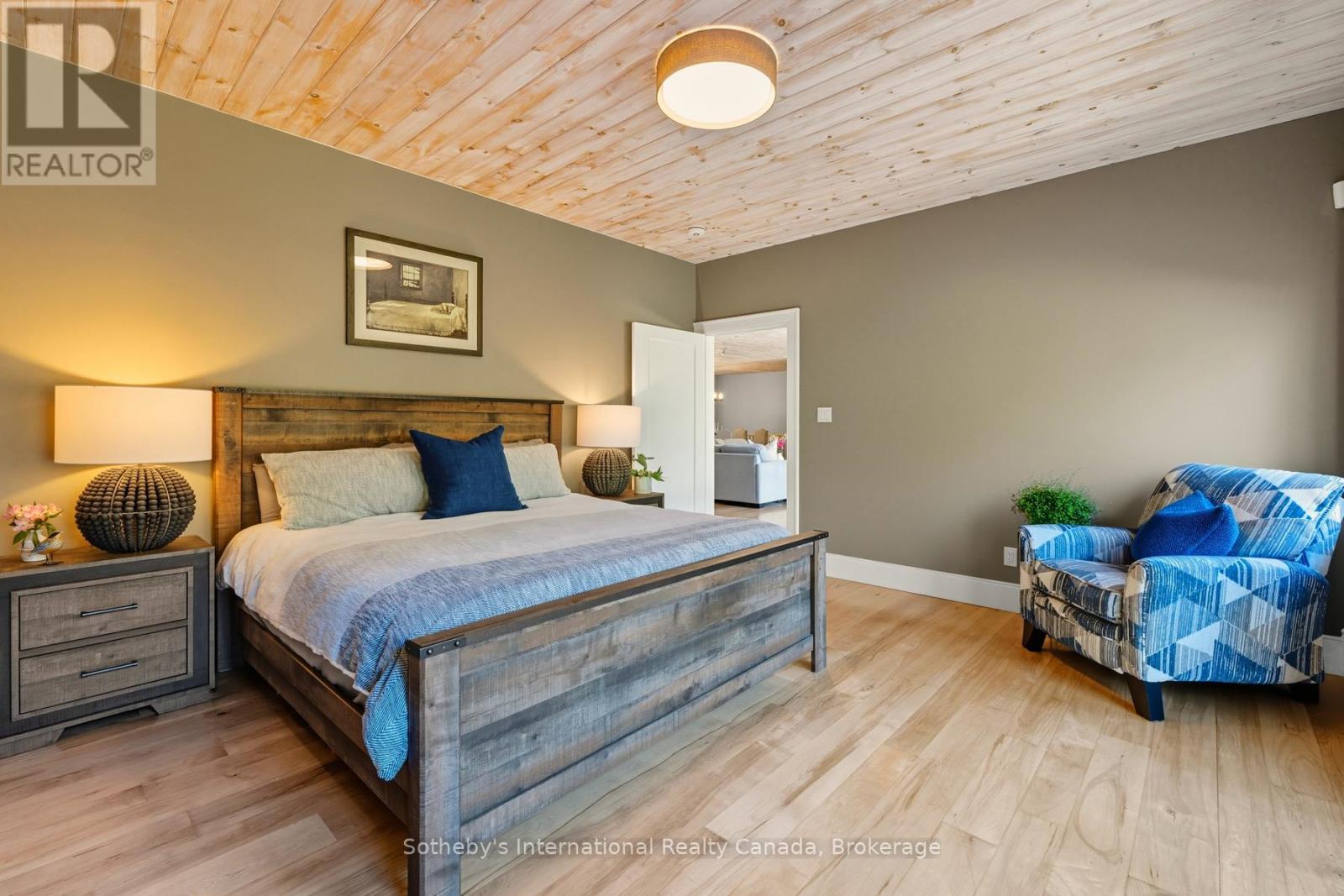 64 Bowyer Road, Huntsville (Chaffey), ON - Indoor Photo Showing Bedroom