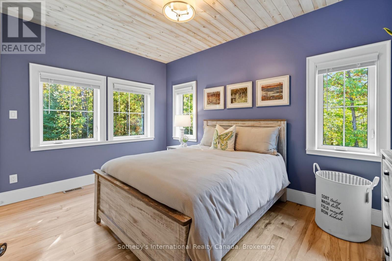 64 Bowyer Road, Huntsville (Chaffey), ON - Indoor Photo Showing Bedroom