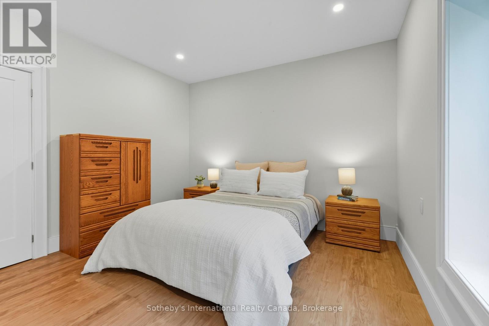 64 Bowyer Road, Huntsville (Chaffey), ON - Indoor Photo Showing Bedroom