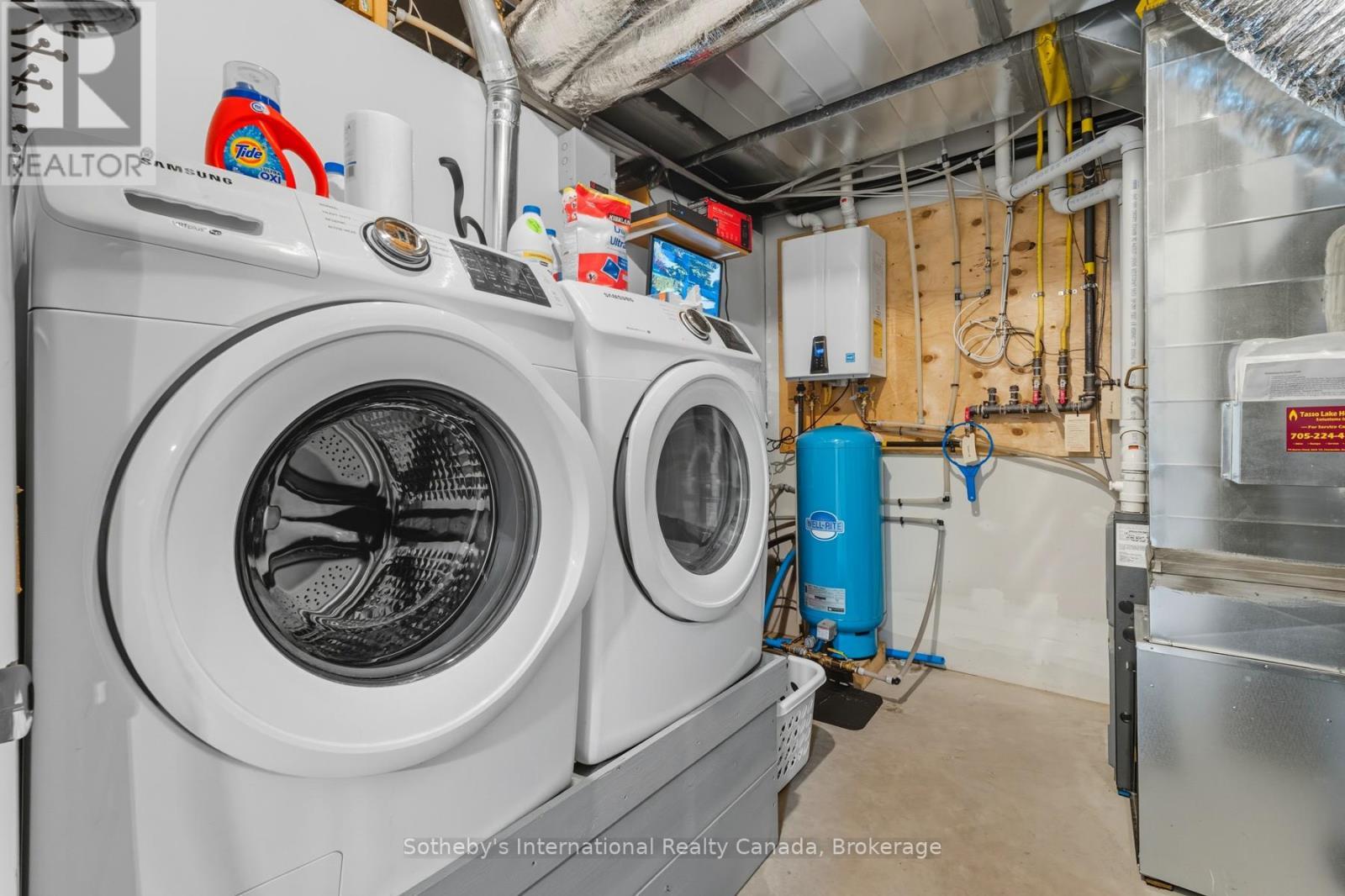 64 Bowyer Road, Huntsville (Chaffey), ON - Indoor Photo Showing Laundry Room