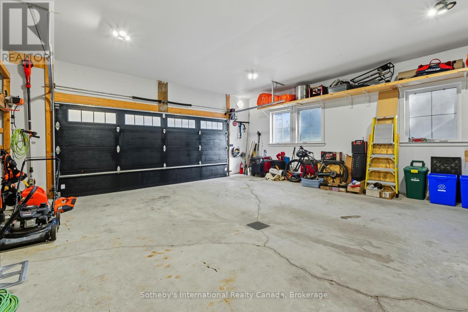 64 Bowyer Road, Huntsville (Chaffey), ON - Indoor Photo Showing Garage