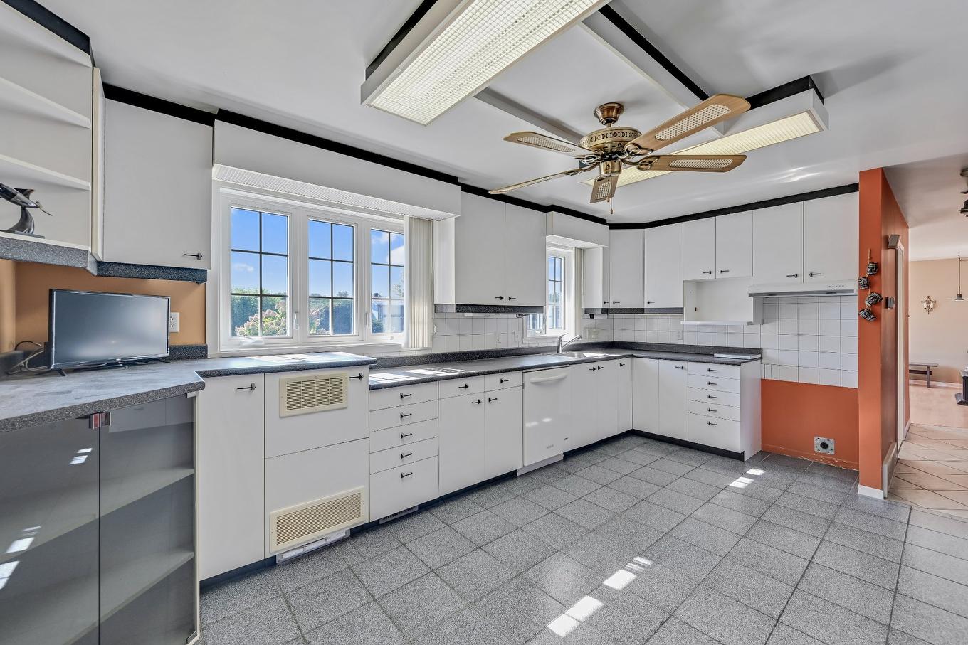 Kitchen - 87 Rue De Liège, Saint-Jean-Sur-Richelieu, QC - Indoor Photo Showing Kitchen