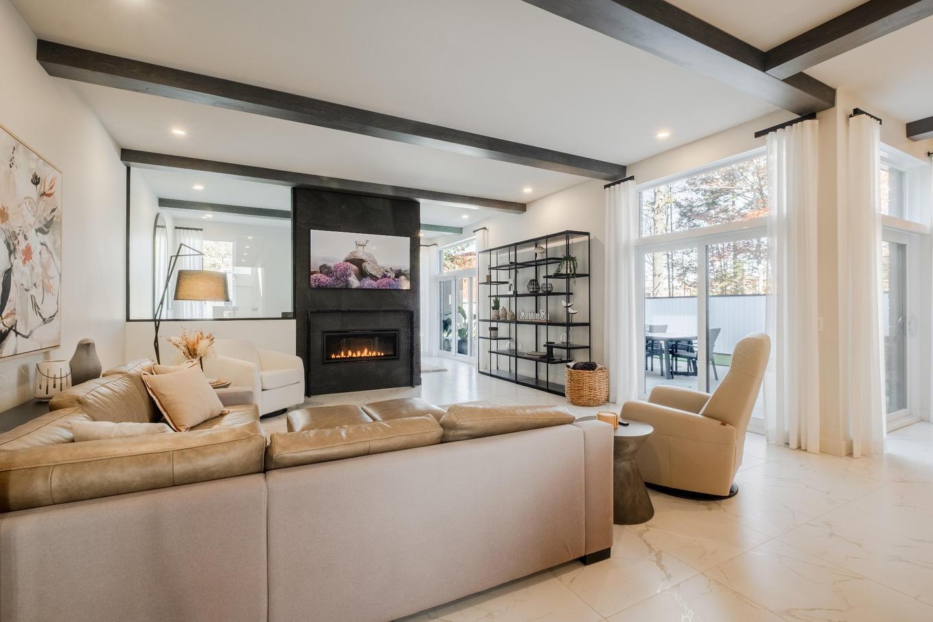Salon - 610 Rue Du Chardonnay, Sherbrooke (Les Nations), QC - Indoor Photo Showing Living Room With Fireplace