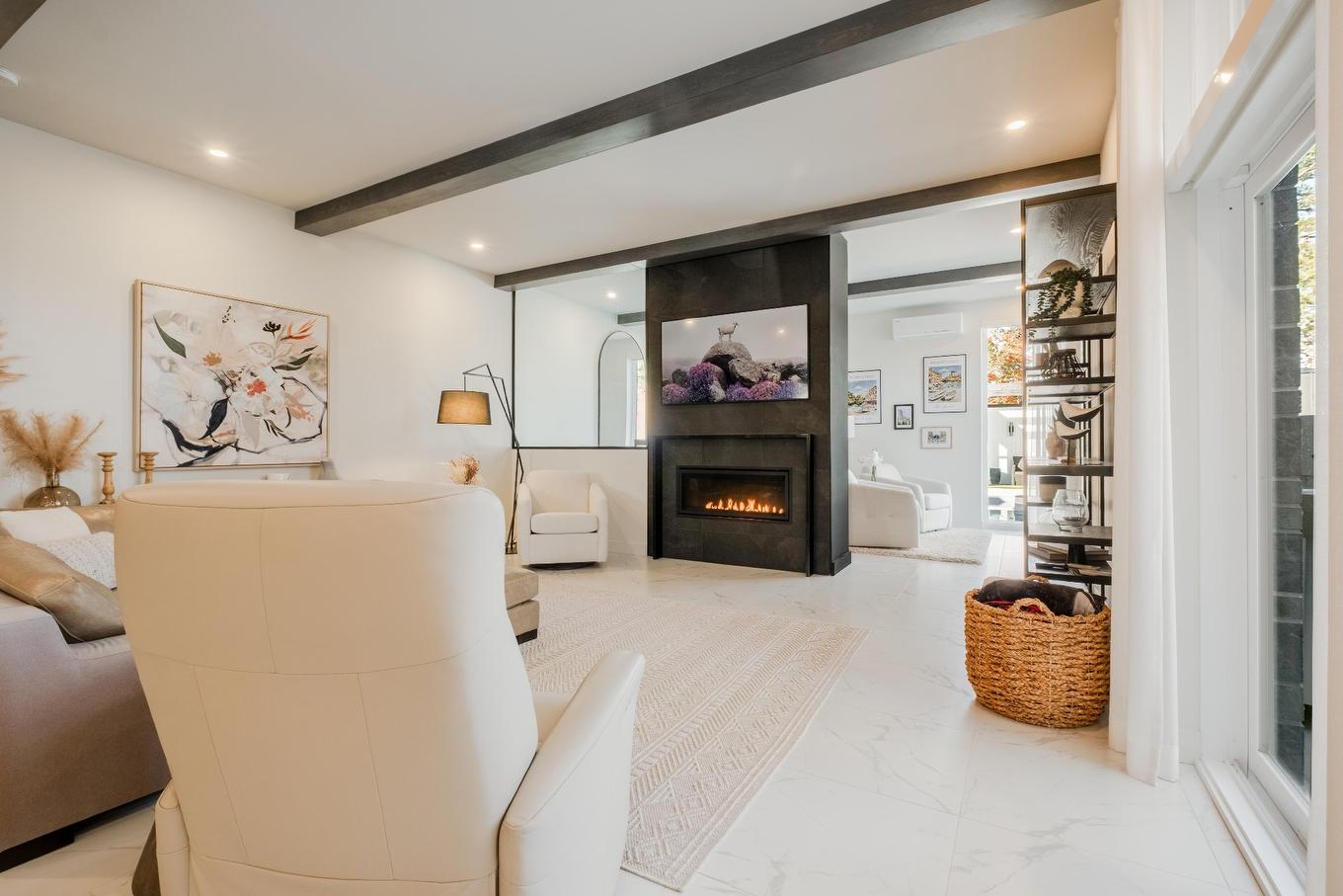 Salon - 610 Rue Du Chardonnay, Sherbrooke (Les Nations), QC - Indoor With Fireplace