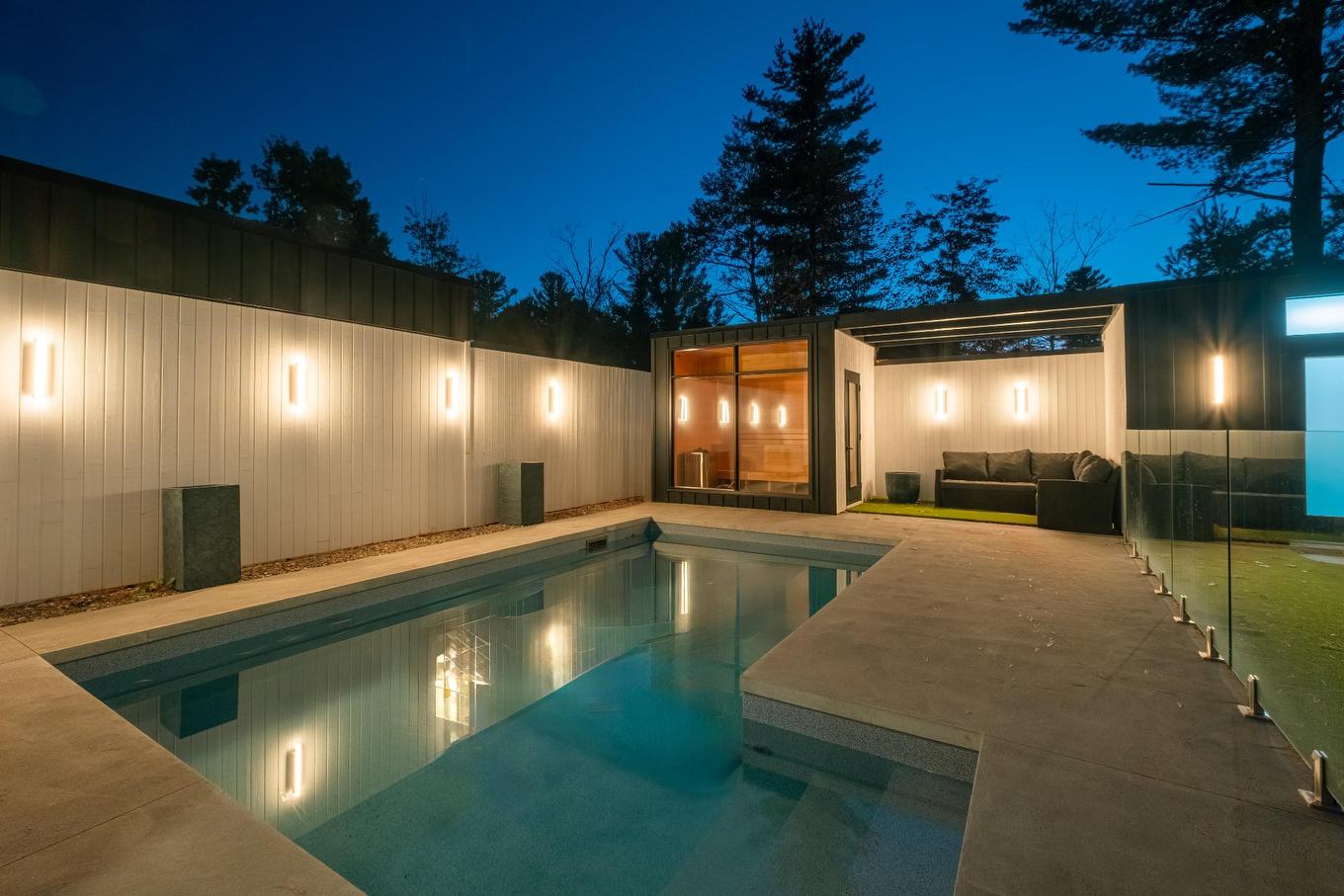 Piscine - 610 Rue Du Chardonnay, Sherbrooke (Les Nations), QC - Indoor Photo Showing Other Room With In Ground Pool