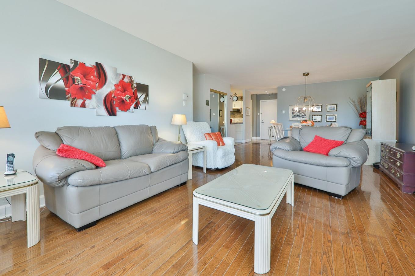 Salon - 506-4191 Rue De La Seine, Laval (Chomedey), QC - Indoor Photo Showing Living Room
