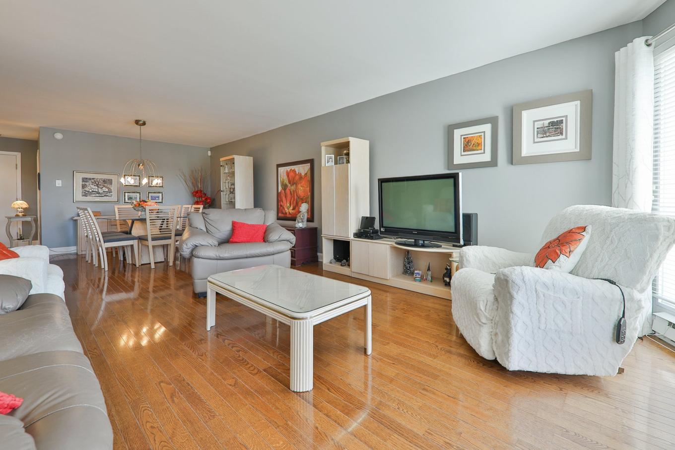 Vue d'ensemble - 506-4191 Rue De La Seine, Laval (Chomedey), QC - Indoor Photo Showing Living Room