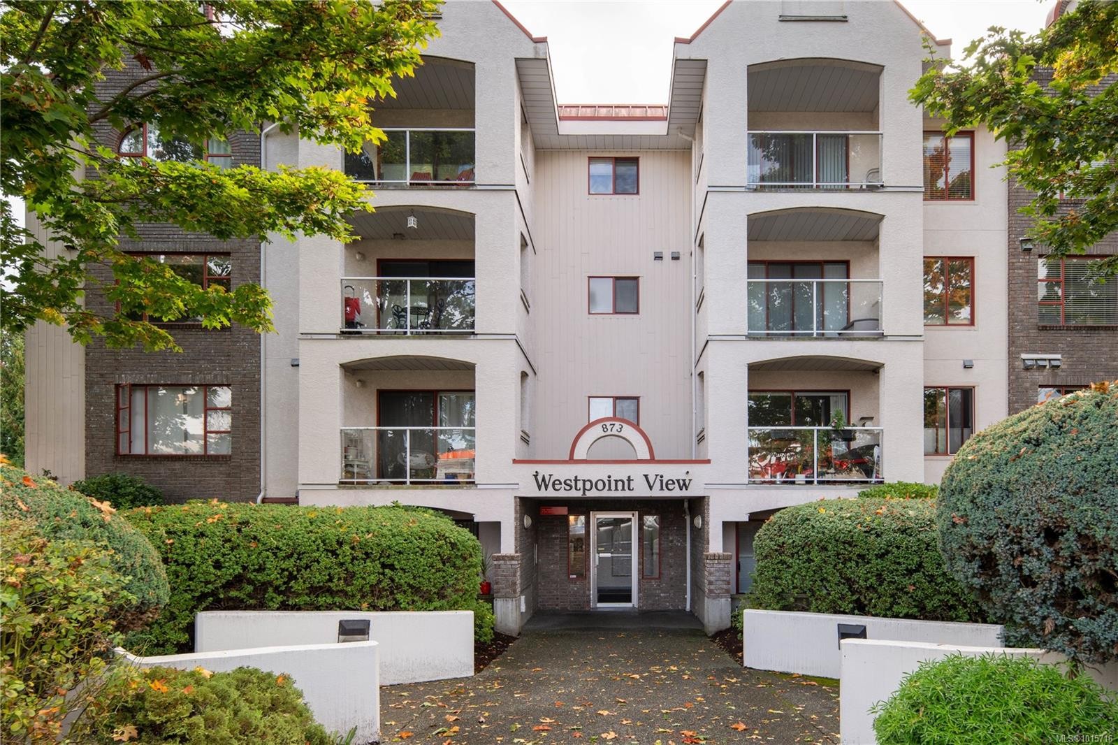 107-873 Esquimalt Rd, Esquimalt, BC - Outdoor With Facade