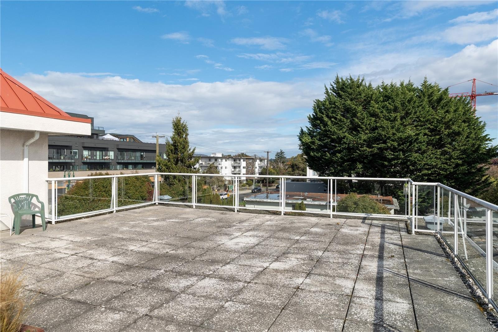 107-873 Esquimalt Rd, Esquimalt, BC - Outdoor