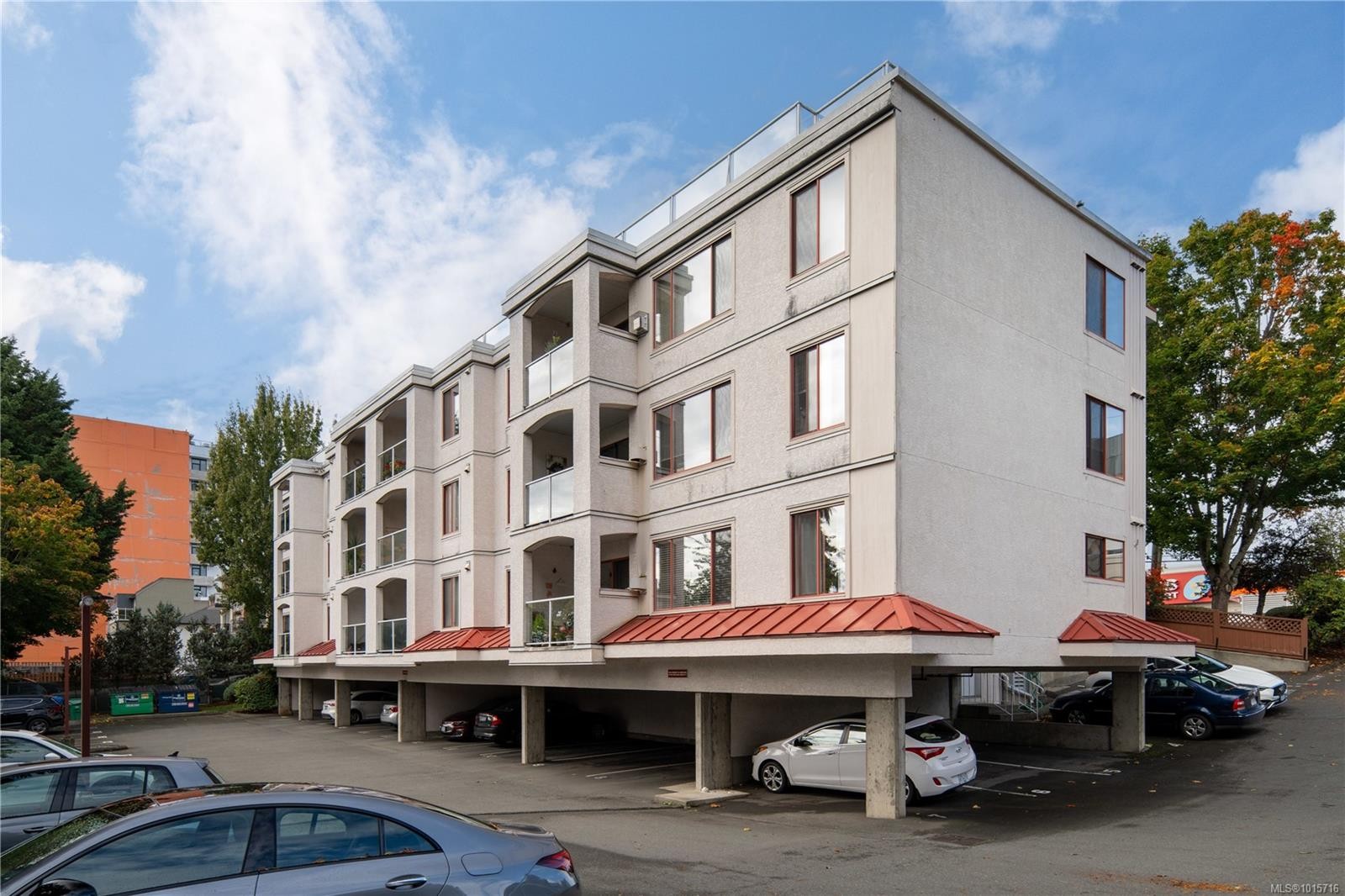 107-873 Esquimalt Rd, Esquimalt, BC - Outdoor
