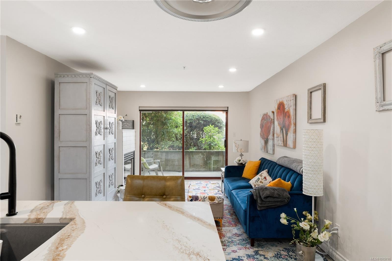 107-873 Esquimalt Rd, Esquimalt, BC - Indoor