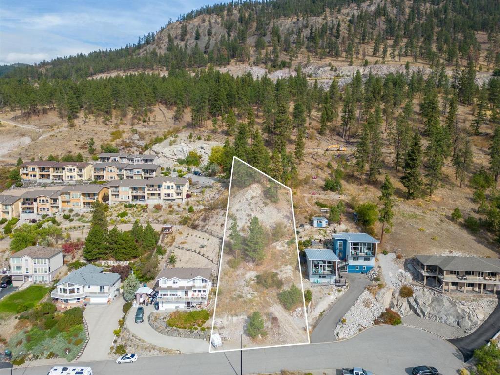 5166 Macneill Court, Peachland, BC - With View