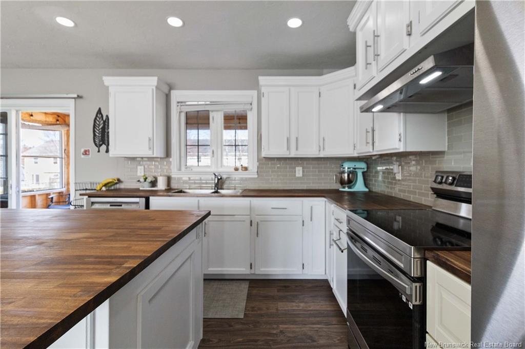 196 Sunshine Dr, Moncton, NB