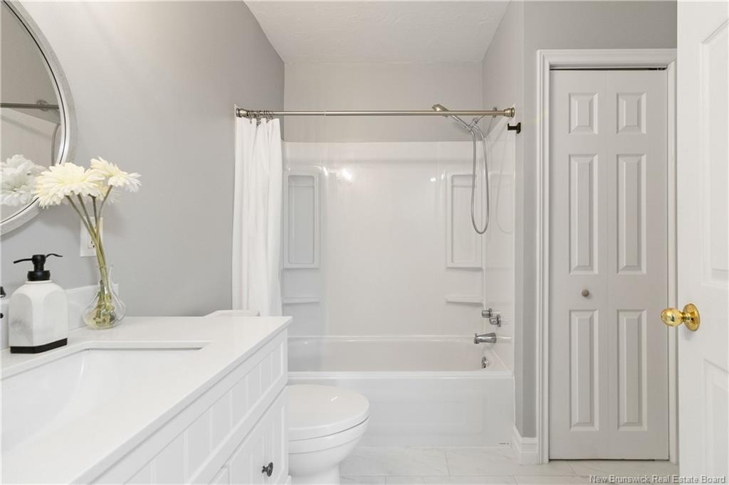 196 Sunshine Dr, Moncton, NB