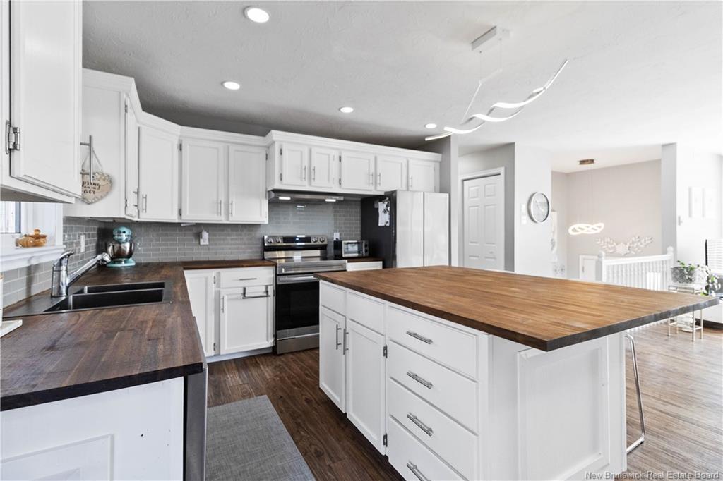 196 Sunshine Dr, Moncton, NB