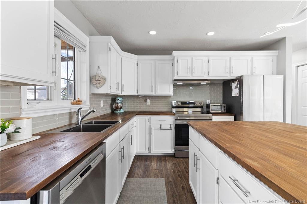 196 Sunshine Dr, Moncton, NB
