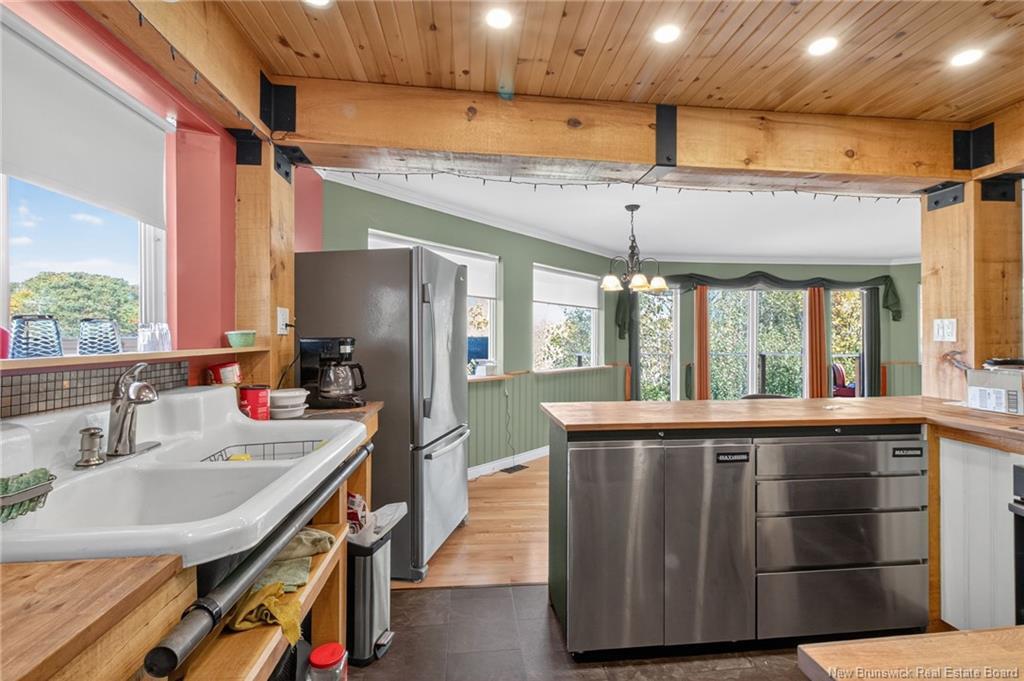 380 Salisbury Rd, Moncton, NB