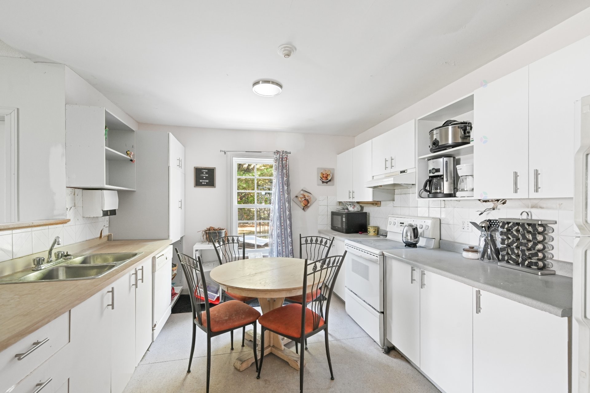 Cuisine - 37Z Rue St-Joseph, Bedford - Ville, QC - Indoor Photo Showing Kitchen With Double Sink