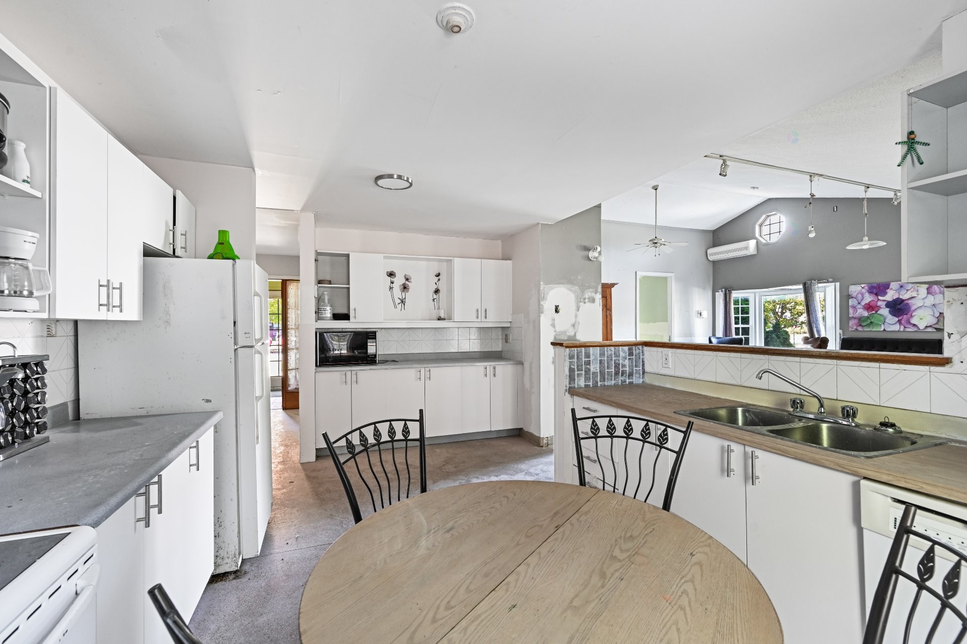 Cuisine - 37 Rue St-Joseph, Bedford - Ville, QC - Indoor Photo Showing Kitchen With Double Sink