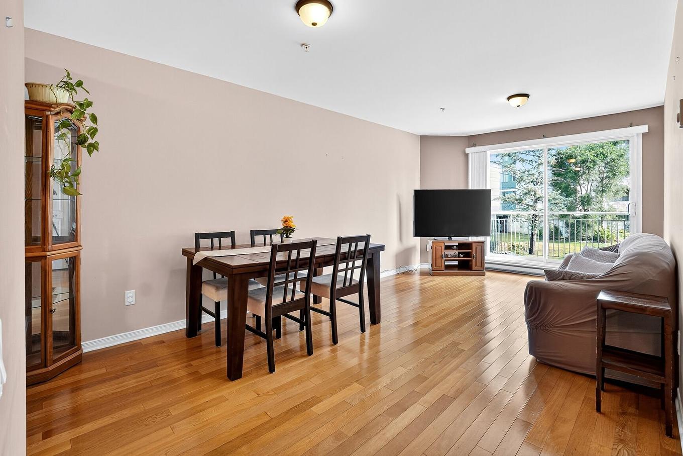 Dining room - 201-7928 Ch. Kingsley, Côte-Saint-Luc, QC - Indoor