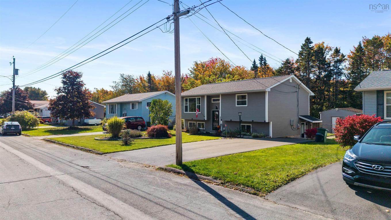 82 Sunnyvale Crescent, Lower Sackville, NS