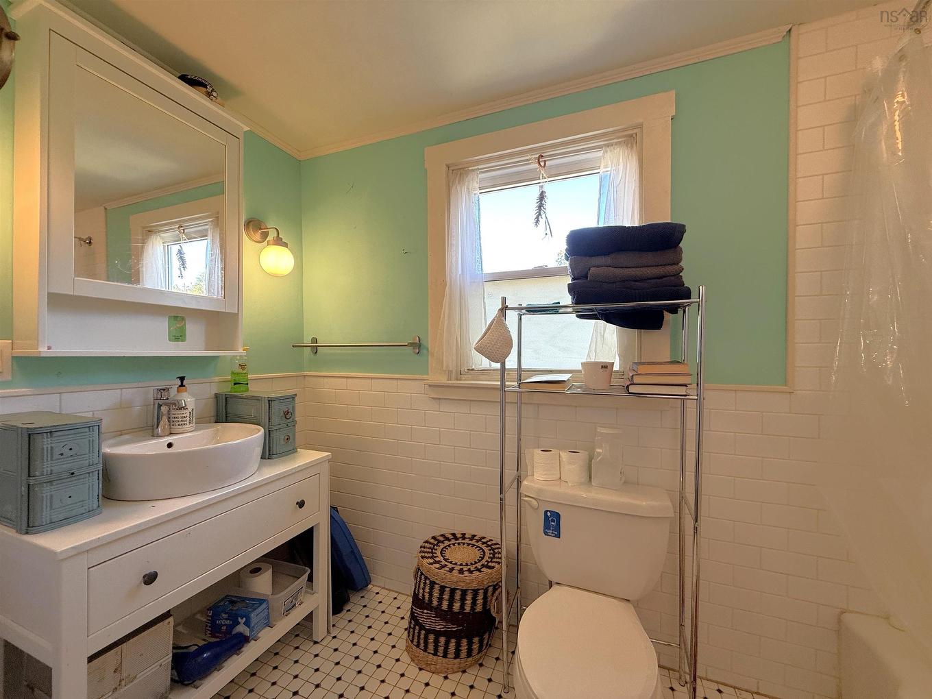 275 Dufferin Street, Lunenburg, NS