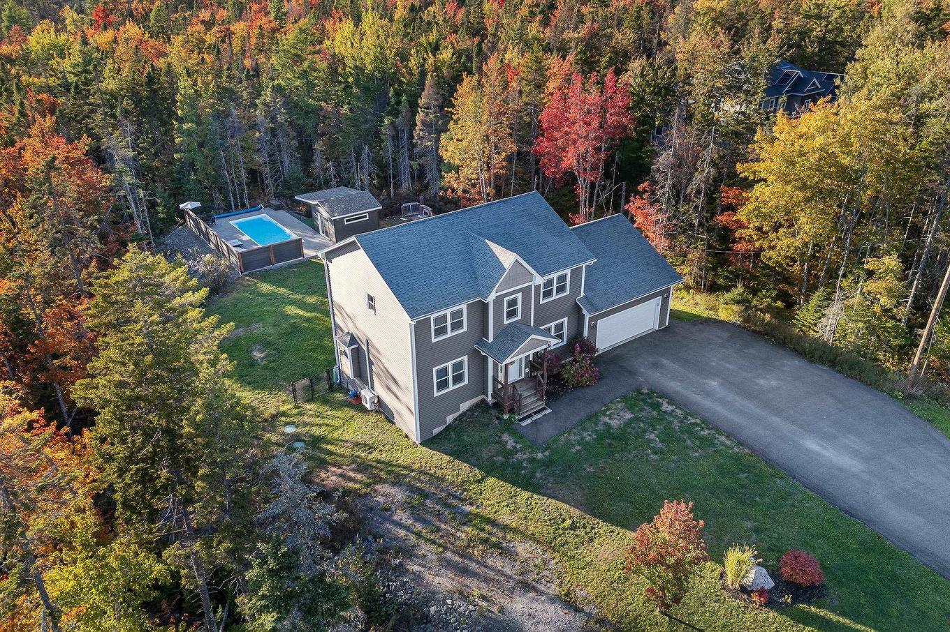 196 Confederation Avenue, Fall River, NS