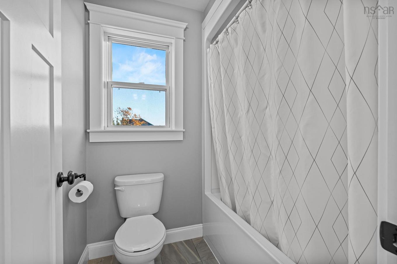 196 Confederation Avenue, Fall River, NS