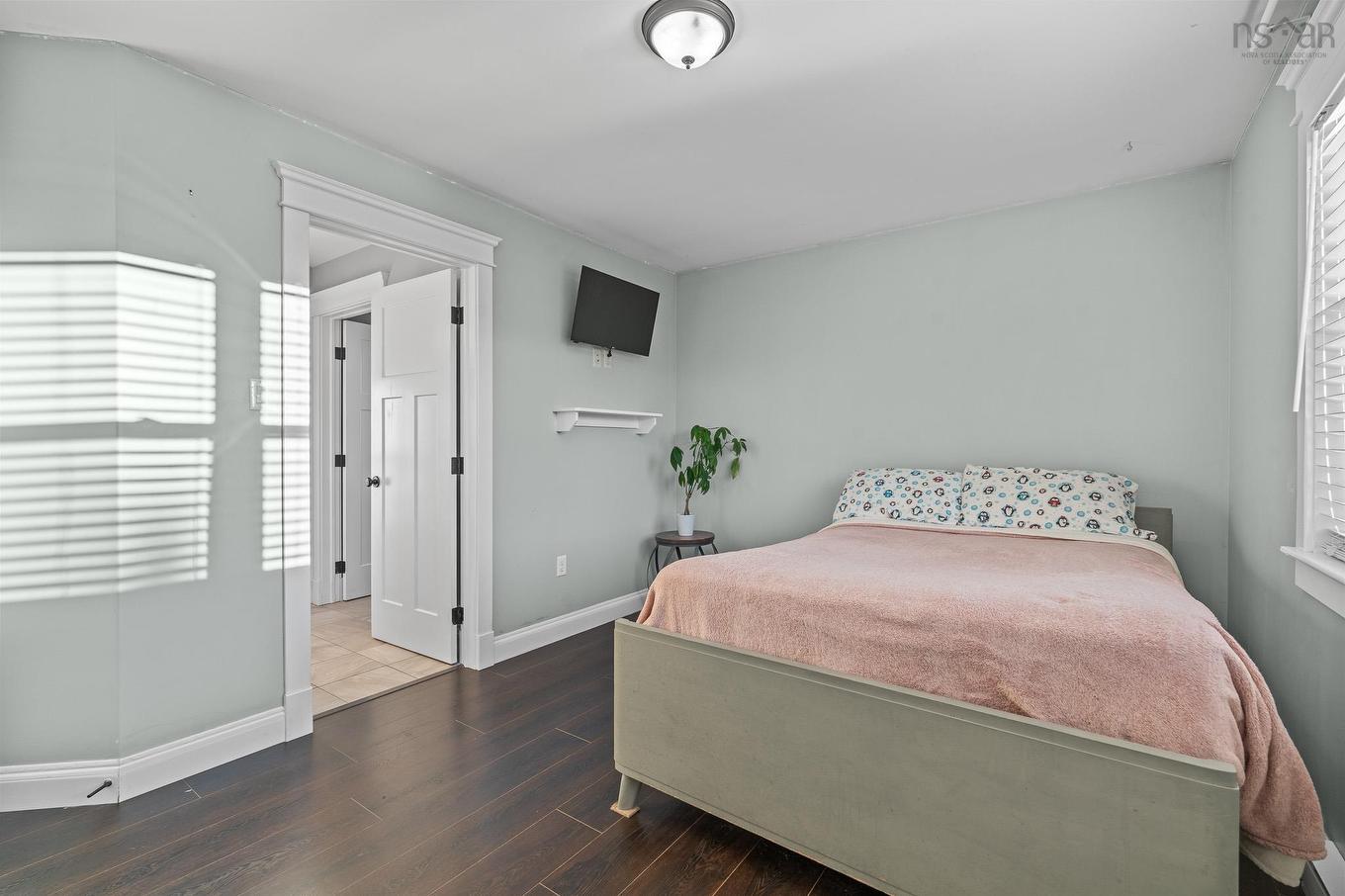 196 Confederation Avenue, Fall River, NS