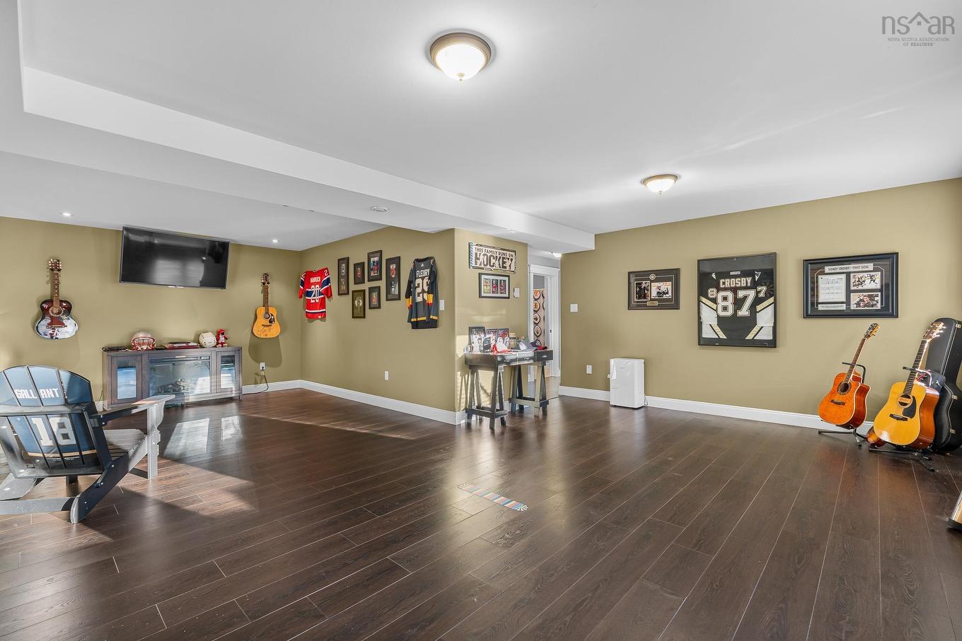 196 Confederation Avenue, Fall River, NS