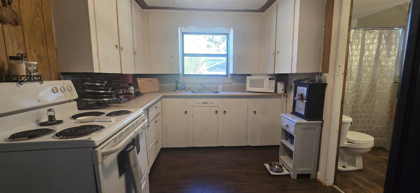 2082 Highway 1, Auburn, NS