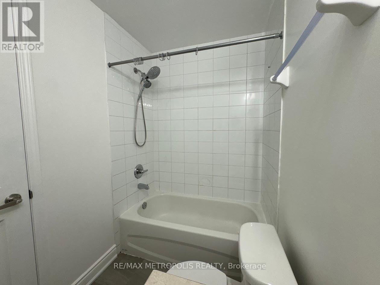 294 - 250 Sunny Meadow Boulevard, Brampton, ON - Indoor Photo Showing Bathroom