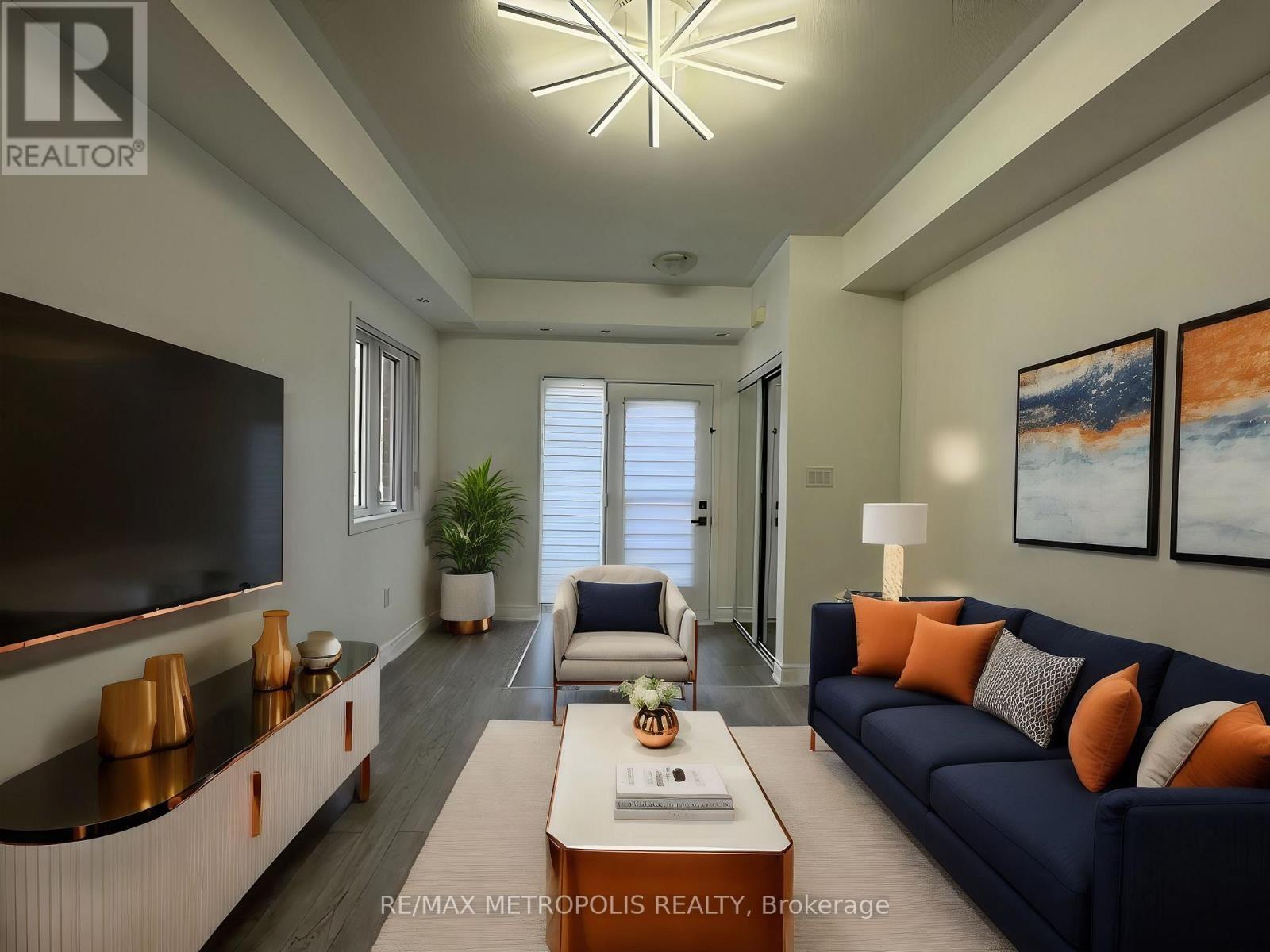 294 - 250 Sunny Meadow Boulevard, Brampton, ON - Indoor Photo Showing Living Room