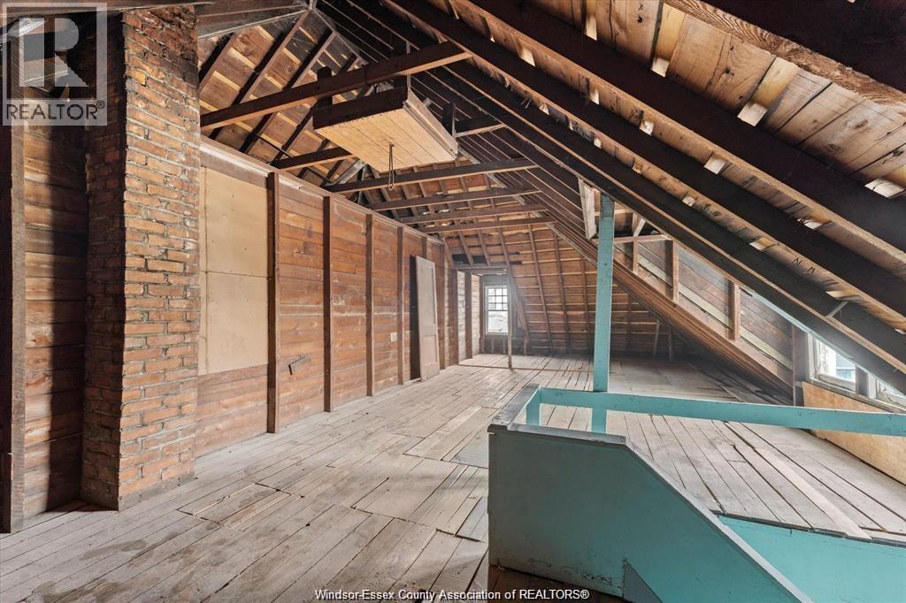 215 Pierre Ave, Windsor, ON - Indoor Photo Showing Other Room